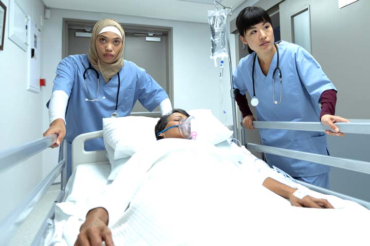 العمل في قسم الإسعاف العمل في قسم الإسعاف