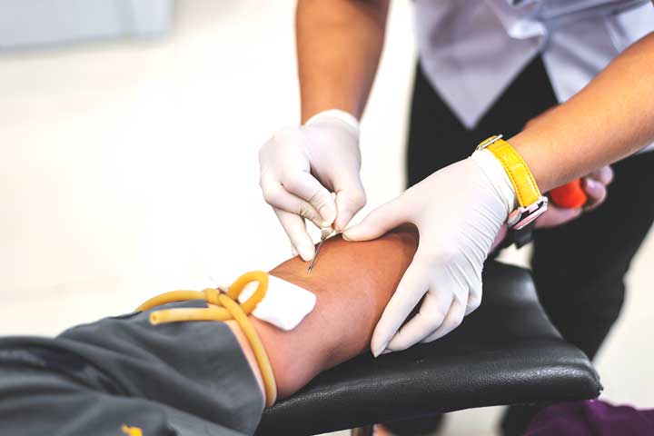 إدخال الإبر الوريدية إدخال الإبر الوريدية