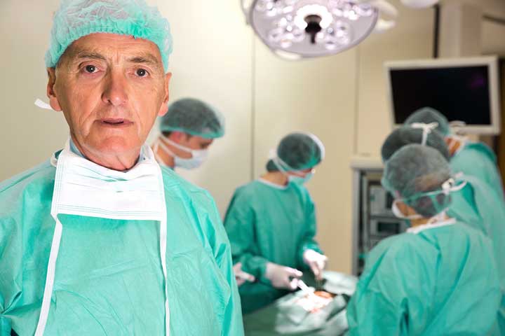 البروفيسور الجراح البروفيسور الجراح