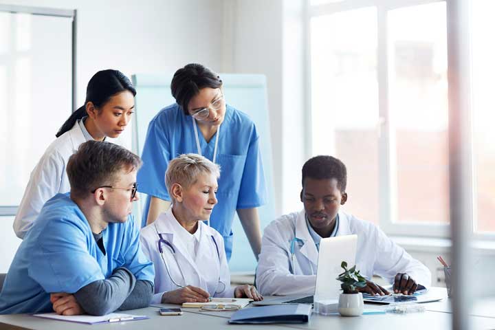 تعديل الشهادات للأطباء والصيادلة في ألمانيا تعديل الشهادات للأطباء والصيادلة في ألمانيا